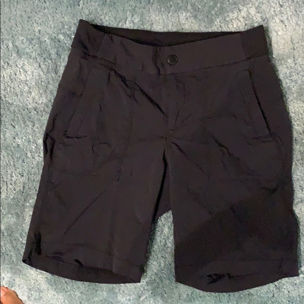 Athleta Bermuda shorts 3/4 Length size 2